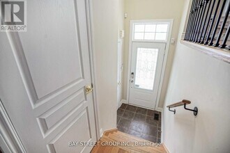 94 Mack Clement Ln in Richmond Hill, ON - Building Photo - Building Photo