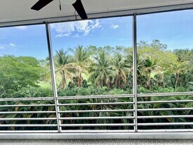 1000 NE 14th Ave in Hallandale Beach, FL - Building Photo