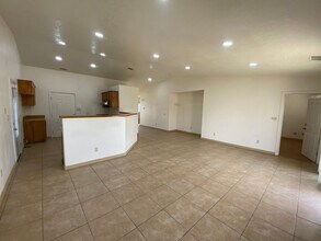 13632 Nassau Dr in Victorville, CA - Building Photo - Building Photo