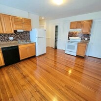 19 Eden St, Unit 19-B