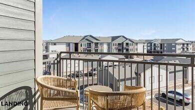 10670 Jake Jabs Blvd, Unit 2307 in Longmont, CO - Foto de edificio - Building Photo