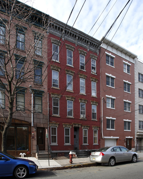 602 Clinton St in Hoboken, NJ - Building Photo