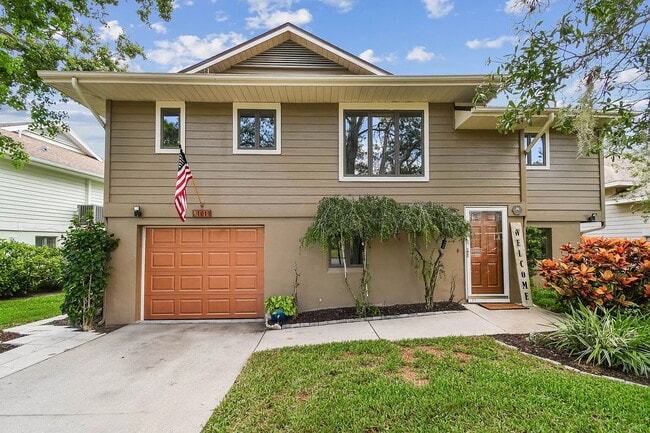 property at 1011 S Pointe Alexis Dr