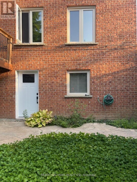 76 Topham Crescent in Richmond Hill, ON - Building Photo