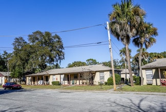 Capri Villa in Jacksonville, FL - Foto de edificio - Building Photo