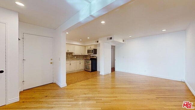 5652 Yolanda Ave in Los Angeles, CA - Building Photo - Building Photo