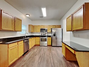 13340 Philip Michael Rd in Huntersville, NC - Foto de edificio - Building Photo