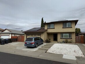 528 Eider Ln in Suisun City, CA - Building Photo - Building Photo