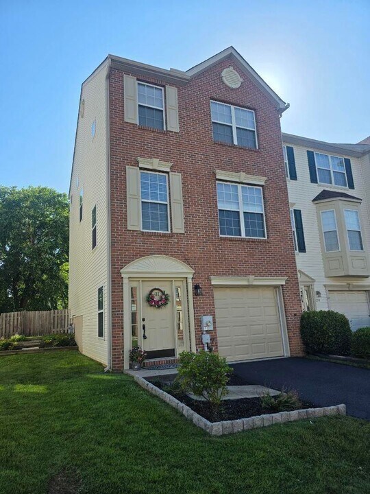 31 Carrick Ln in Bear, DE - Building Photo