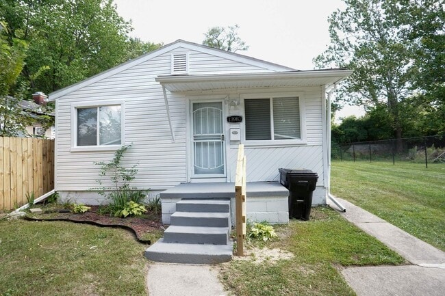 property at 13982 Lamphere