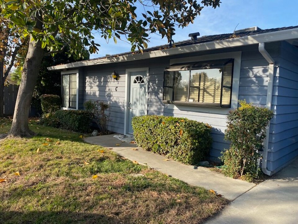 3299 Holly Dr in Tracy, CA - Building Photo