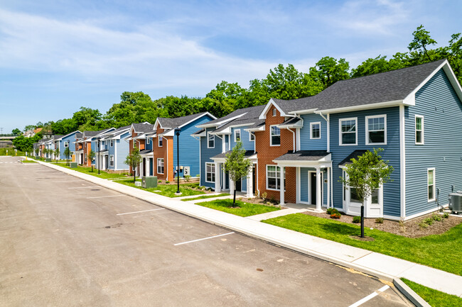 Heritage Highlands in Rankin, PA - Building Photo - Building Photo