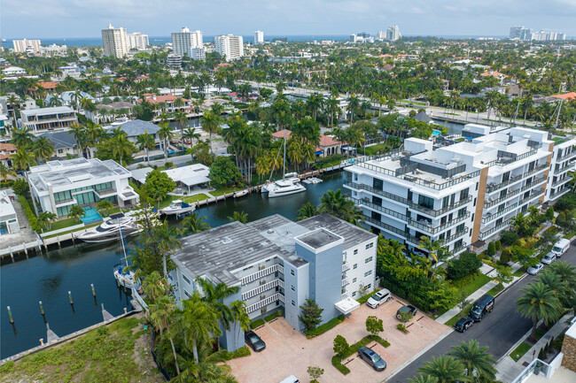 Island House East in Fort Lauderdale, FL - Building Photo - Building Photo