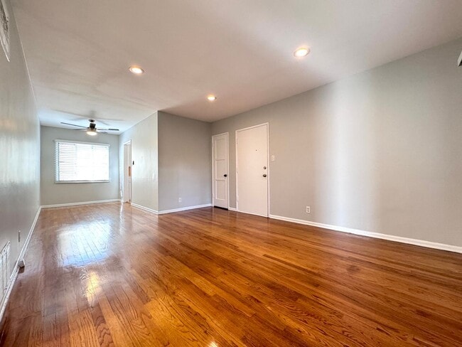 property at 1909 N Las Palmas Ave