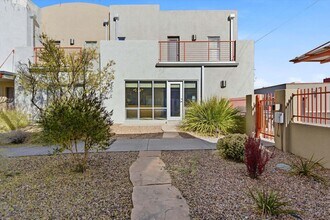 3936 Silver Ave SE in Albuquerque, NM - Building Photo - Building Photo