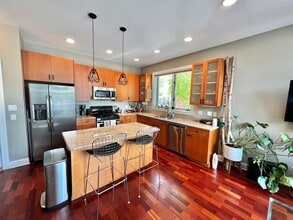 1700 N Talman Ave, Unit 2 in Chicago, IL - Building Photo - Building Photo