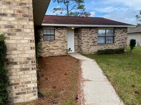 19 Woodston Ln in Palm Coast, FL - Building Photo