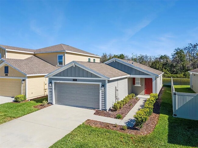 2015 Myrtle Pine St in Kissimmee, FL - Foto de edificio - Building Photo