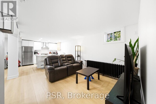 25 Knight St in Toronto, ON - Building Photo - Building Photo