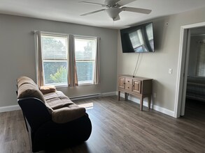 197 Pearl St-Unit -413 in Essex Junction, VT - Foto de edificio - Building Photo