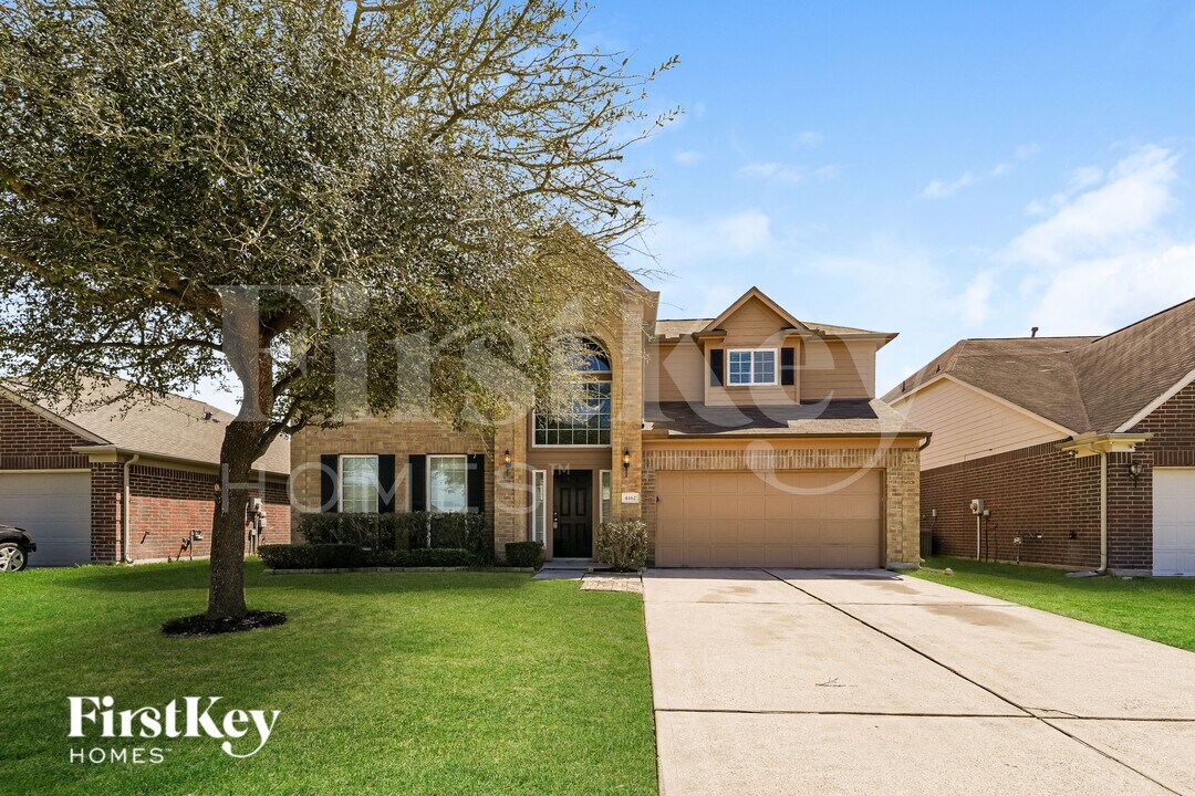 4162 Wells Mark Dr in Humble, TX - Foto de edificio