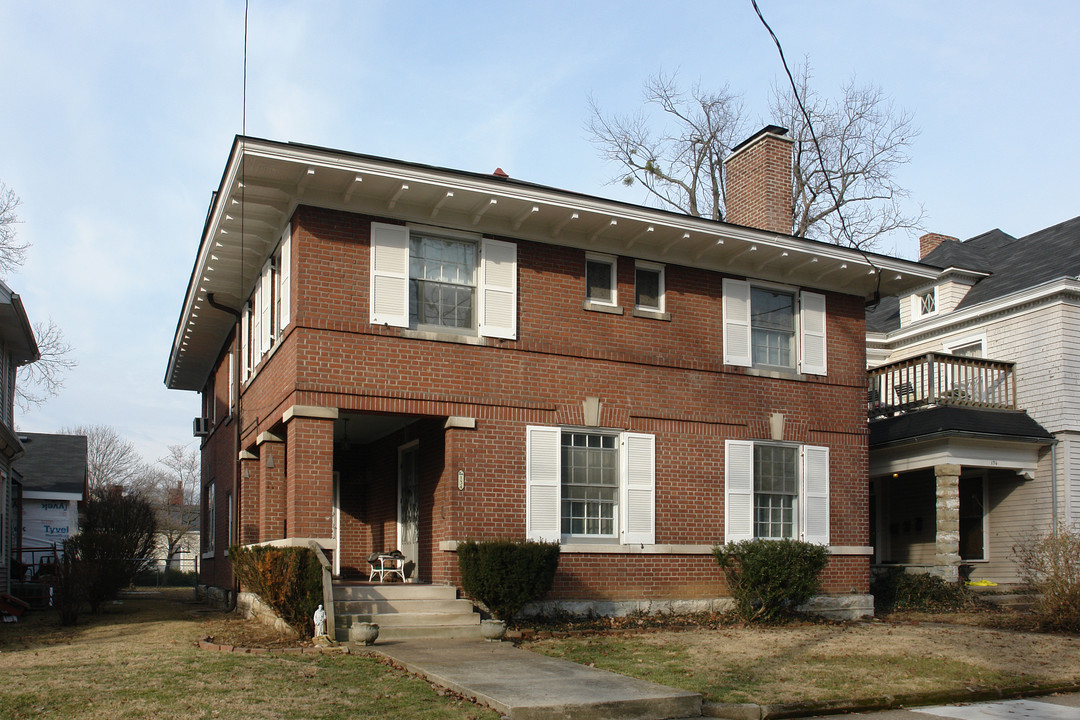 134 N Bayly Ave in Louisville, KY - Foto de edificio