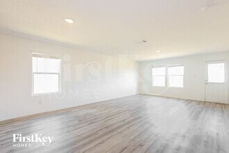 131 Agave Cir in Jourdanton, TX - Building Photo - Building Photo