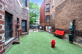 515 W. Briar in Chicago, IL - Foto de edificio - Building Photo