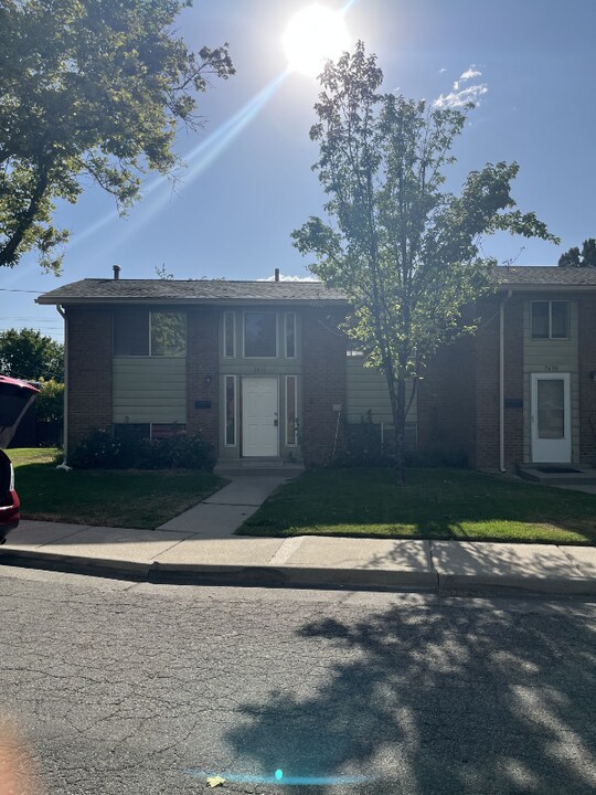 2636 S Forest Dale Cir in Salt Lake City, UT - Building Photo