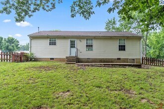 1907 Roan Dr in Clarksville, TN - Building Photo - Building Photo