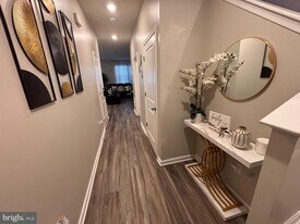 255 Maple Run Dr in York, PA - Building Photo