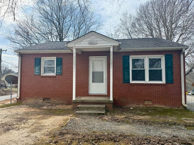 property at 521 S Beaumont Ave