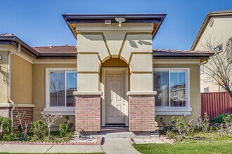 1141 Platinum St in Union City, CA - Building Photo - Building Photo