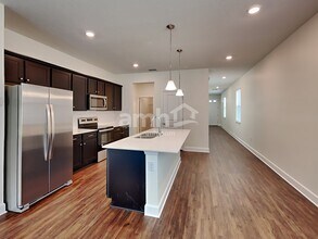 1105 Walden Pond Dr in Plant City, FL - Building Photo - Building Photo