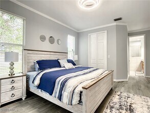 2358 Kings Lake Blvd in Naples, FL - Foto de edificio - Building Photo