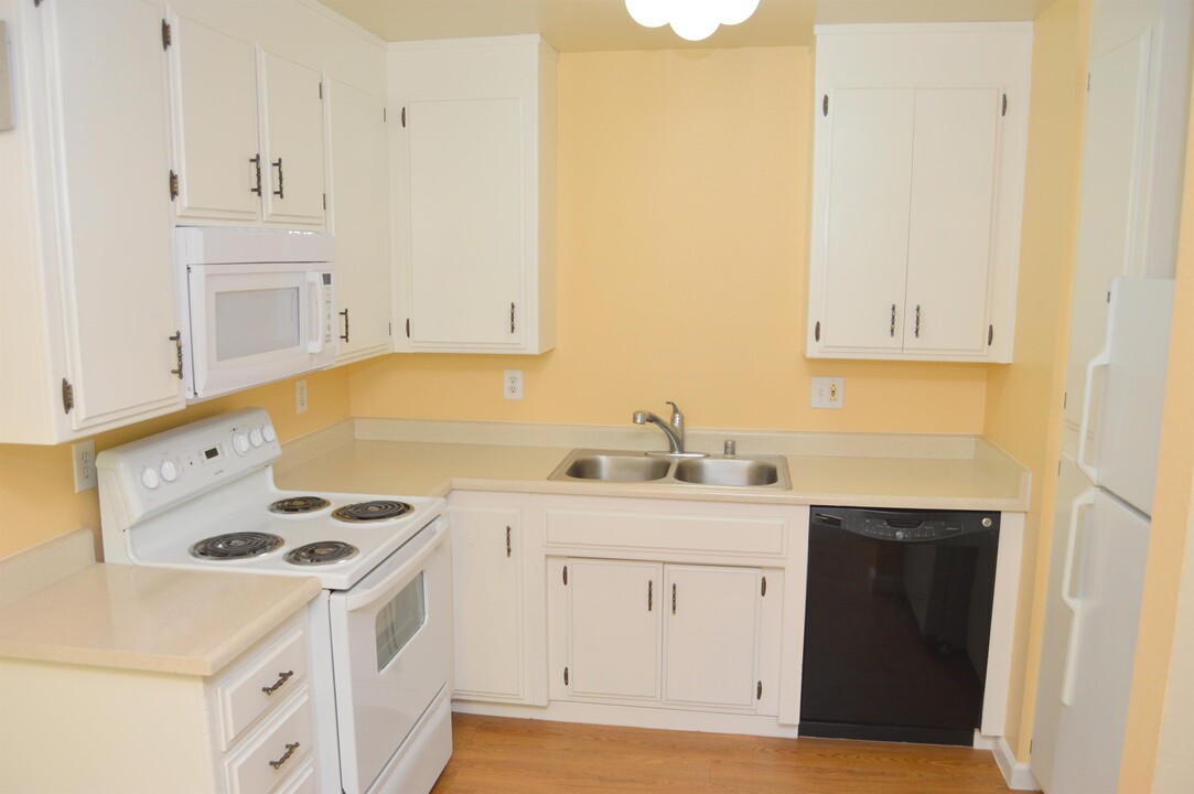 1154 Magnolia Ave-Unit -#4 in Chico, CA - Building Photo