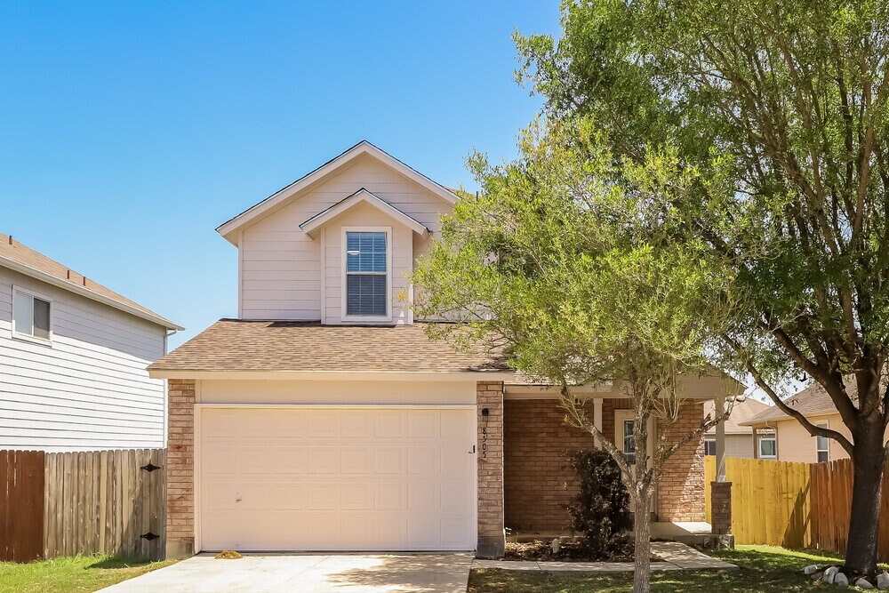8505 Cheyenne Bluff in Converse, TX - Building Photo