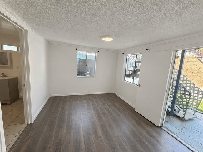 1041 Geraghty Ave, Unit lower in Los Angeles, CA - Foto de edificio - Building Photo