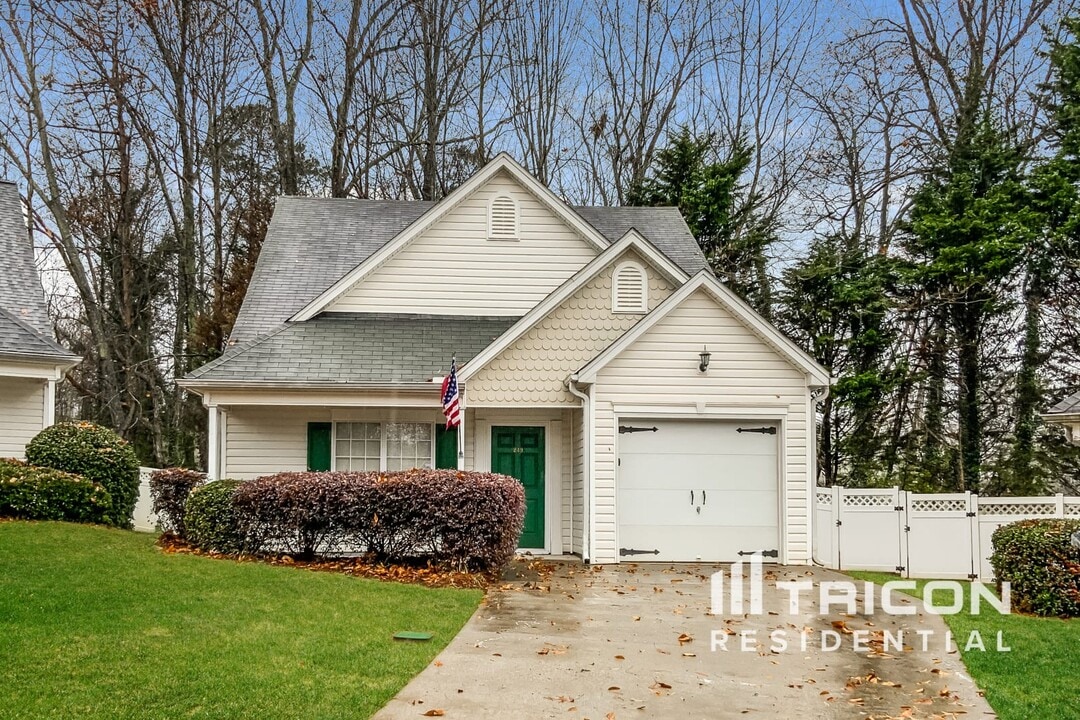 249 Woodland Way in Canton, GA - Building Photo