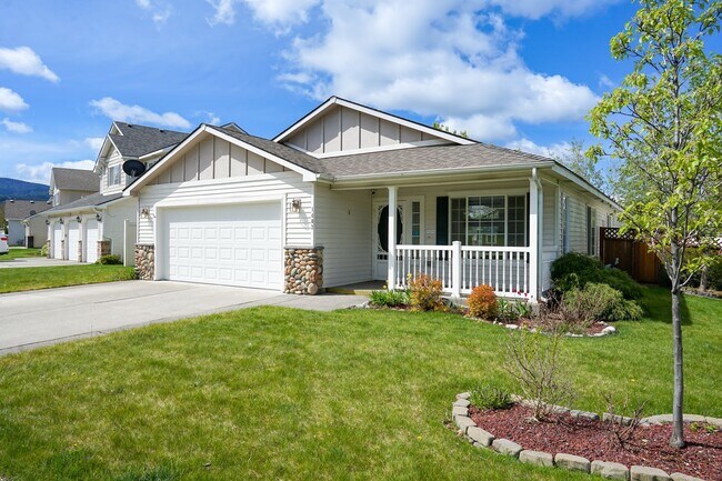 property at 1403 N Willamette Dr