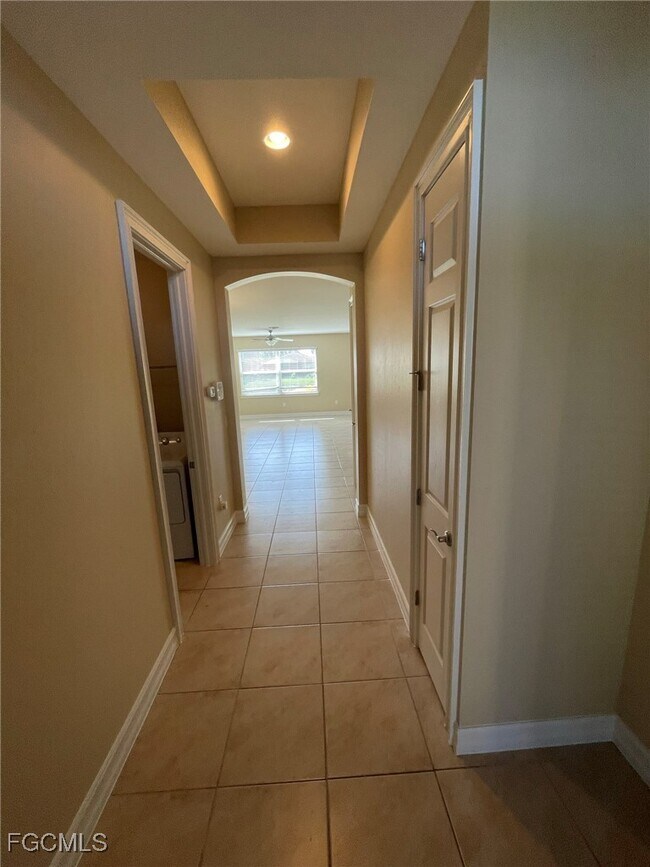 3896 King Edwards St in Ft. Myers, FL - Building Photo - Building Photo