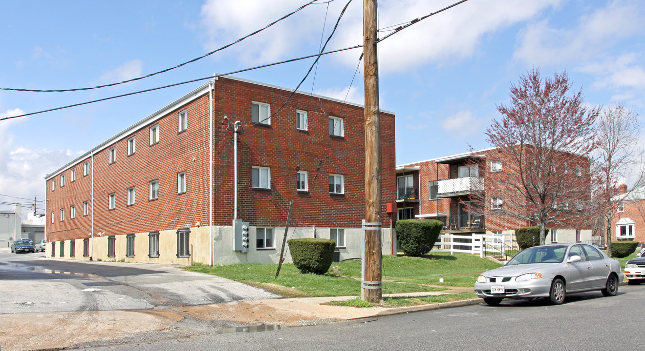 4000 Glengyle Ave in Baltimore, MD - Building Photo