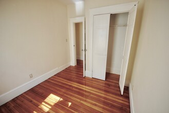 119 Lexington St, Unit 3R in Boston, MA - Building Photo - Building Photo