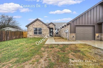 228 St Charles Dr in Springtown, TX - Building Photo - Building Photo