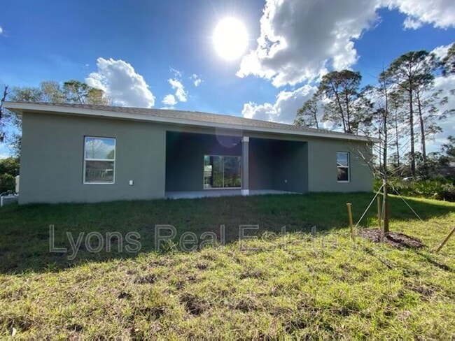 23204 Frederick Ave in Port Charlotte, FL - Building Photo - Building Photo