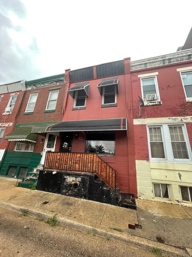 property at 2405 N Garnet St