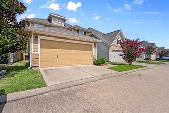 6439 Wilshire Ridge in Houston, TX - Building Photo - Building Photo