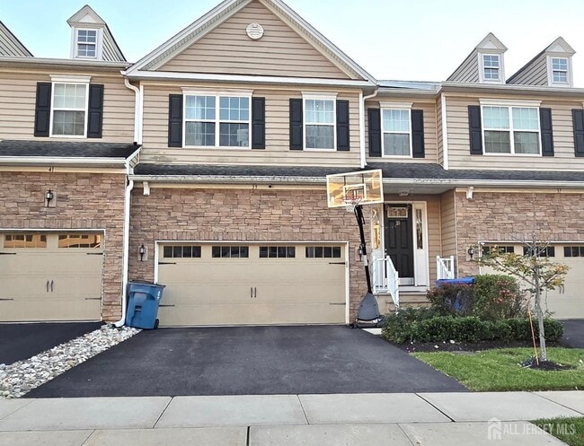 property at 39 Periwinkle Dr