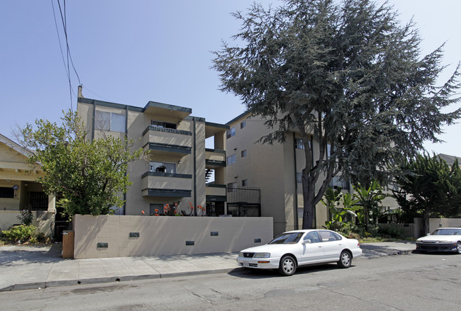 1530-1536 6th Ave in Oakland, CA - Foto de edificio - Building Photo