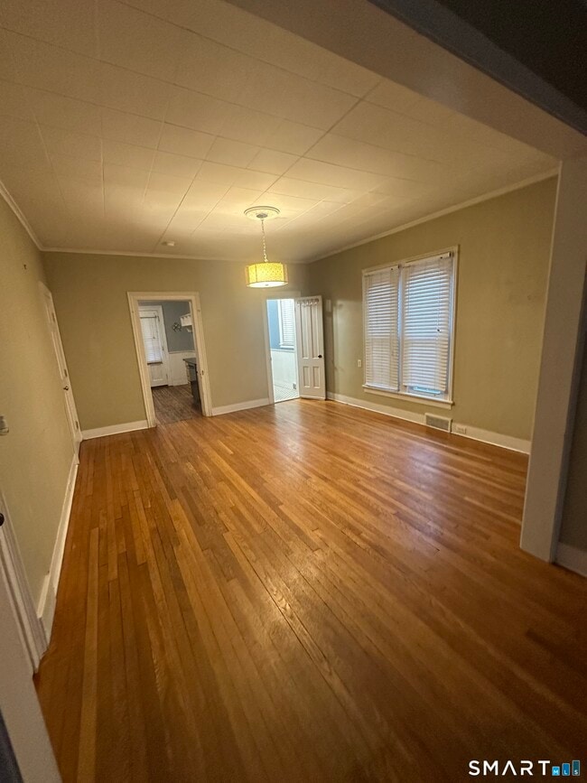 57 Maple St in Thomaston, CT - Building Photo - Building Photo